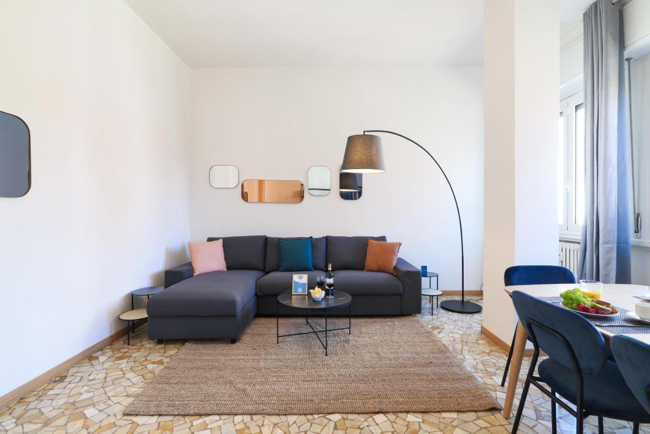 Sweett - Fontana Apartment Milan Bagian luar foto