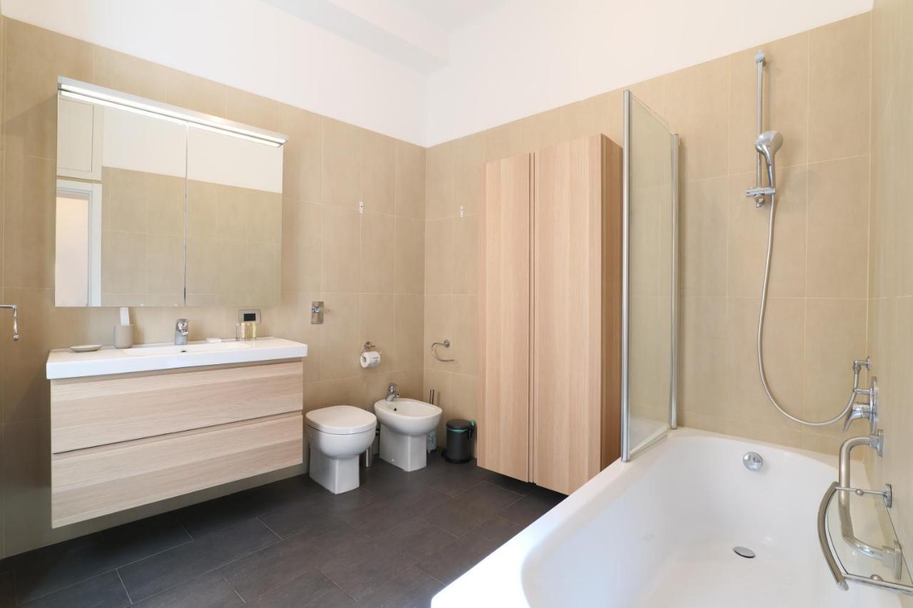 Sweett - Fontana Apartment Milan Bagian luar foto